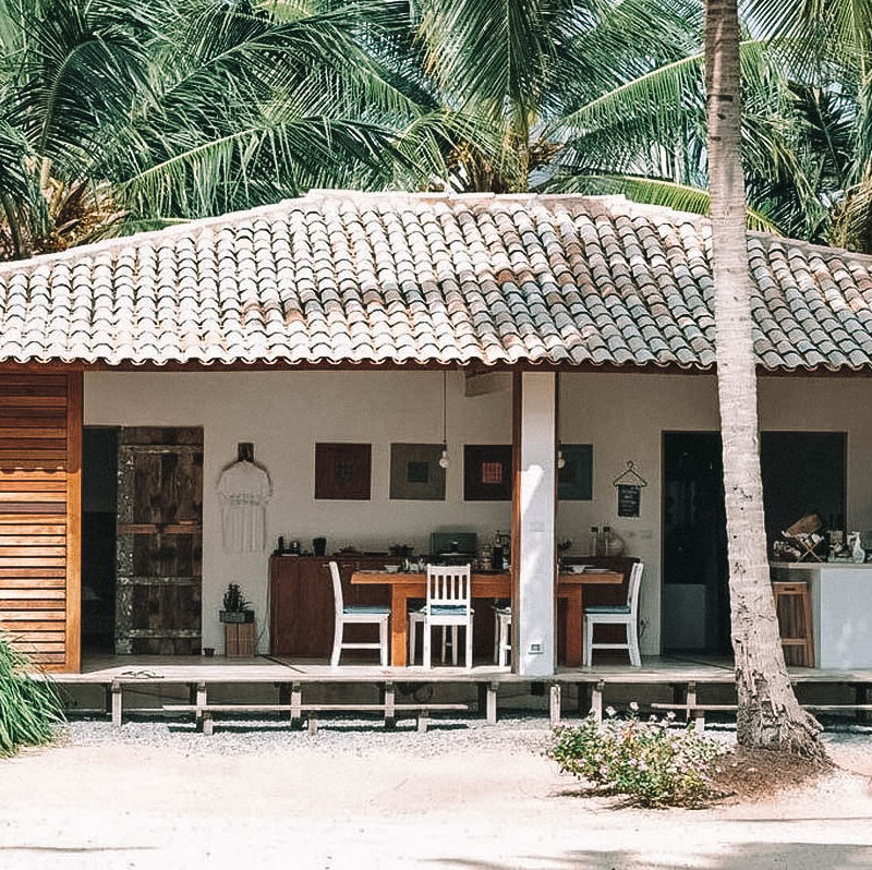 Espaço para refeição aberto pé na areia