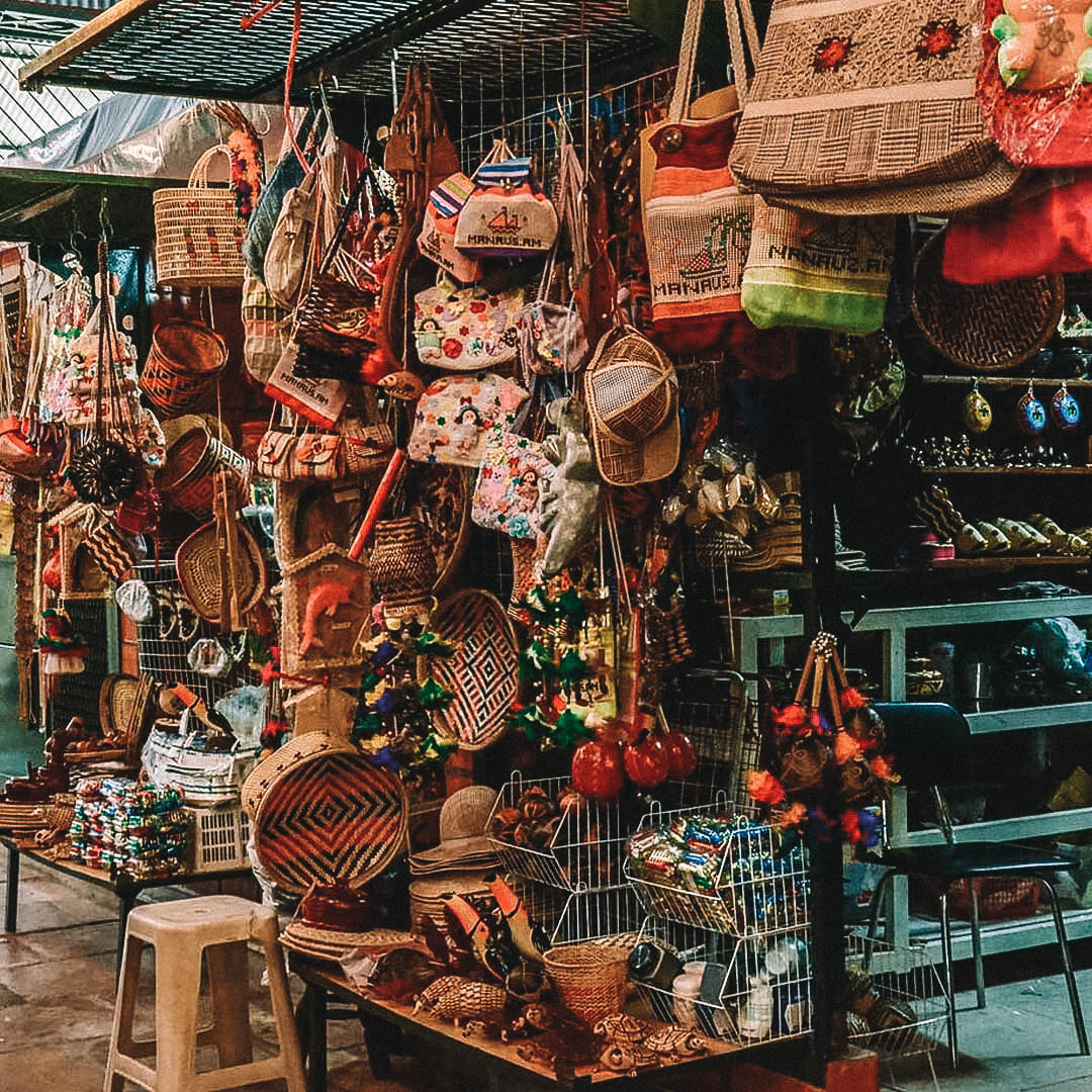 O que comprar no Mercado Municipal Adolpho Lisboa, em Manaus: artesanatos